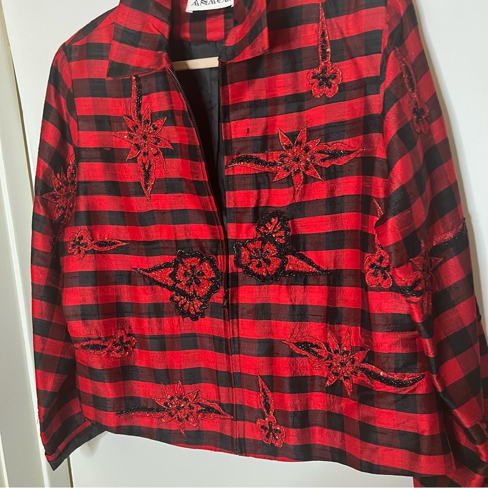 ANAGE 100 % SILK. XL FULL ZIPPER. DECORATIVE FLOWERS IN BEADS. BRIGHT RED & BLUE